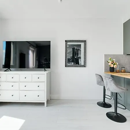 Targowa 10 London ワルシャワ